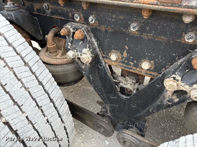 image for item ED4173 1999 Kenworth W900 semi truck