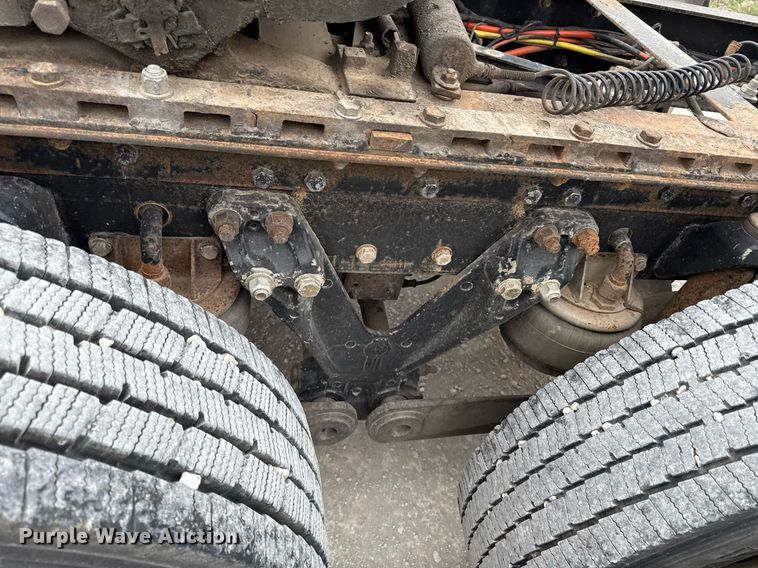 image for item ED4173 1999 Kenworth W900 semi truck