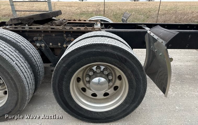 image for item ED4173 1999 Kenworth W900 semi truck