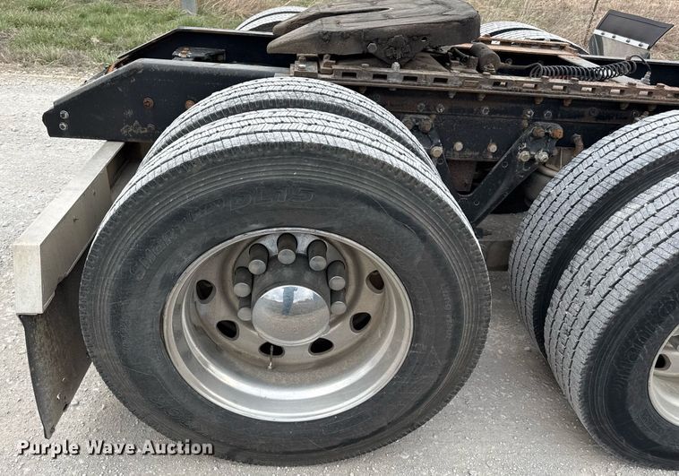 image for item ED4173 1999 Kenworth W900 semi truck