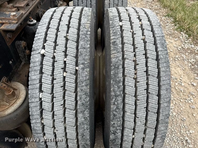 image for item ED4173 1999 Kenworth W900 semi truck