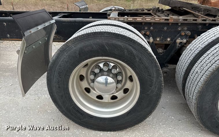 image for item ED4173 1999 Kenworth W900 semi truck