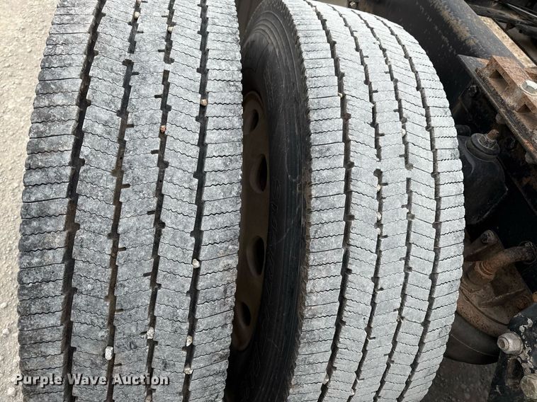 image for item ED4173 1999 Kenworth W900 semi truck