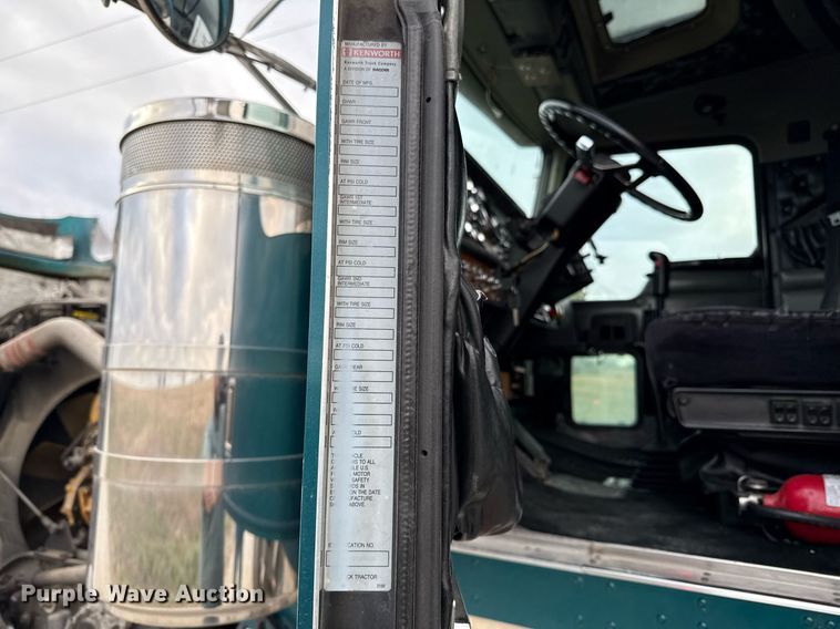 image for item ED4173 1999 Kenworth W900 semi truck