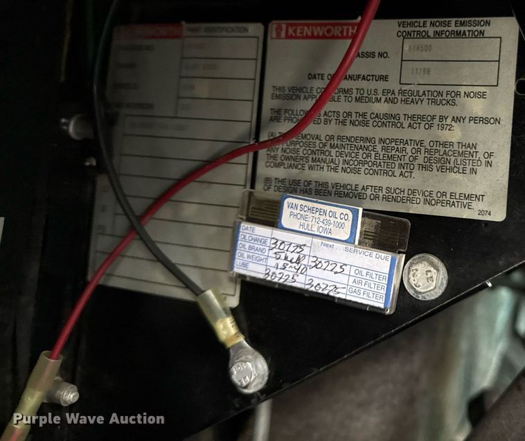 image for item ED4173 1999 Kenworth W900 semi truck