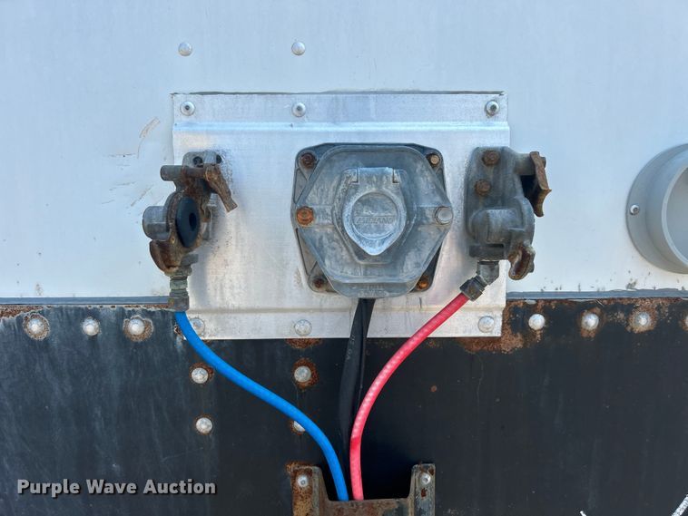 image for item EG0955 1998 Utility Trailer VS2DC dry van trailer