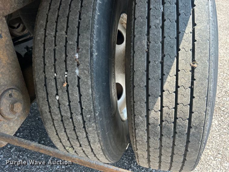 image for item EG0955 1998 Utility Trailer VS2DC dry van trailer