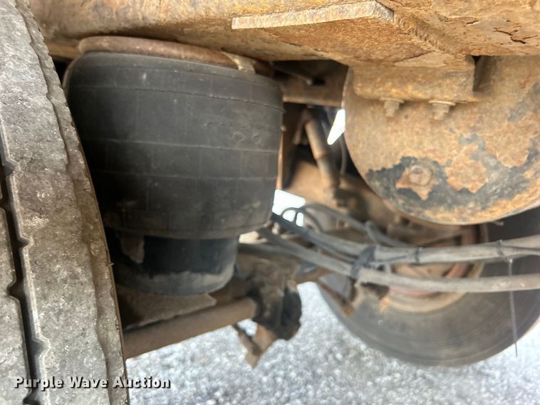 image for item EG0955 1998 Utility Trailer VS2DC dry van trailer