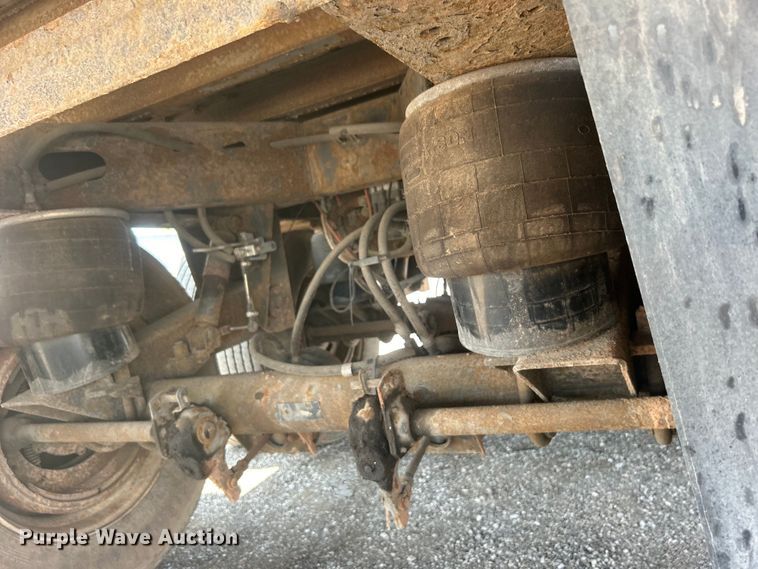 image for item EG0955 1998 Utility Trailer VS2DC dry van trailer