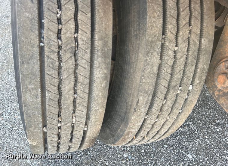 image for item EG0955 1998 Utility Trailer VS2DC dry van trailer