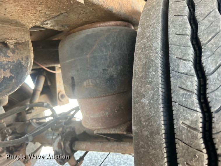 image for item EG0955 1998 Utility Trailer VS2DC dry van trailer