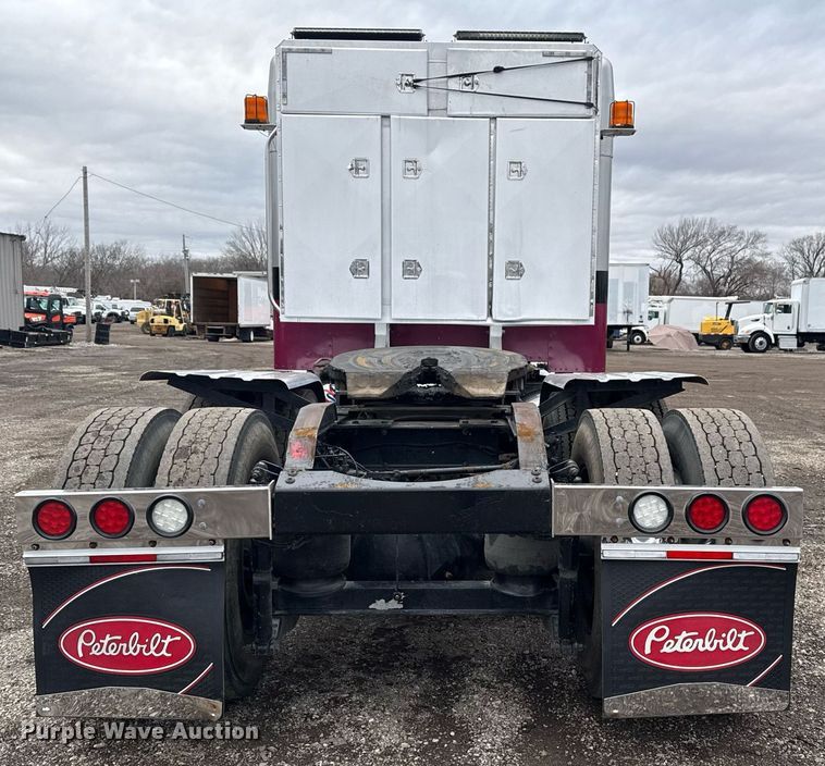 image for item EG2533 2008 Peterbilt 388 semi truck