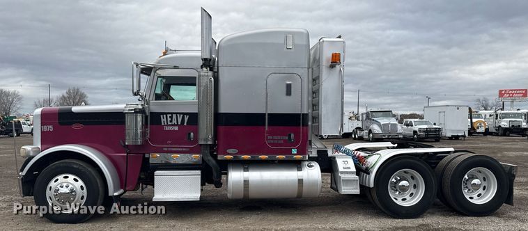 image for item EG2533 2008 Peterbilt 388 semi truck