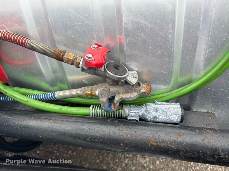 image for item EG2533 2008 Peterbilt 388 semi truck