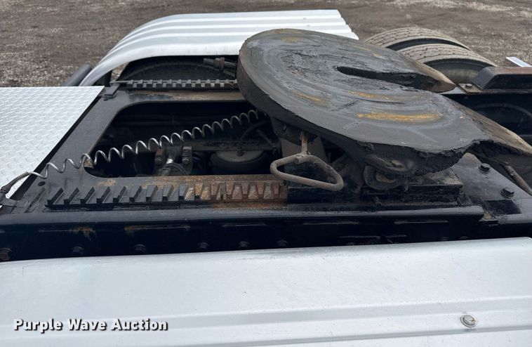 image for item EG2533 2008 Peterbilt 388 semi truck