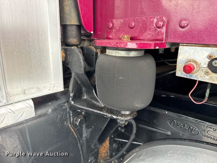 image for item EG2533 2008 Peterbilt 388 semi truck