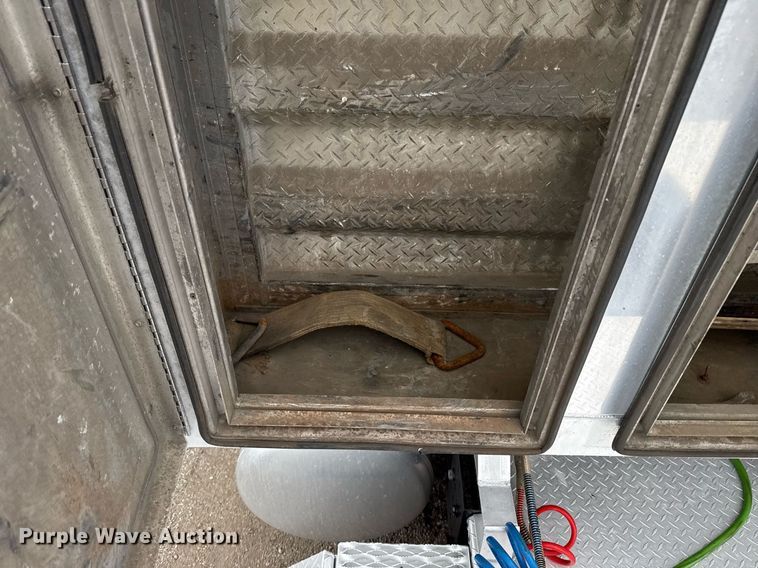 image for item EG2533 2008 Peterbilt 388 semi truck