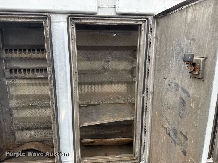 image for item EG2533 2008 Peterbilt 388 semi truck