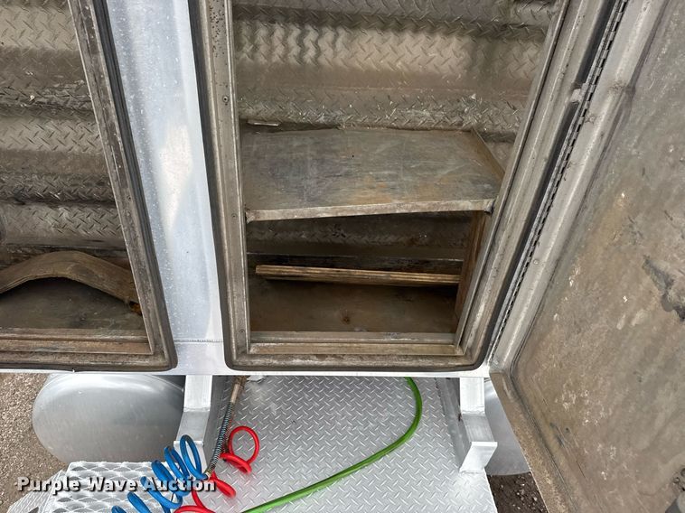 image for item EG2533 2008 Peterbilt 388 semi truck