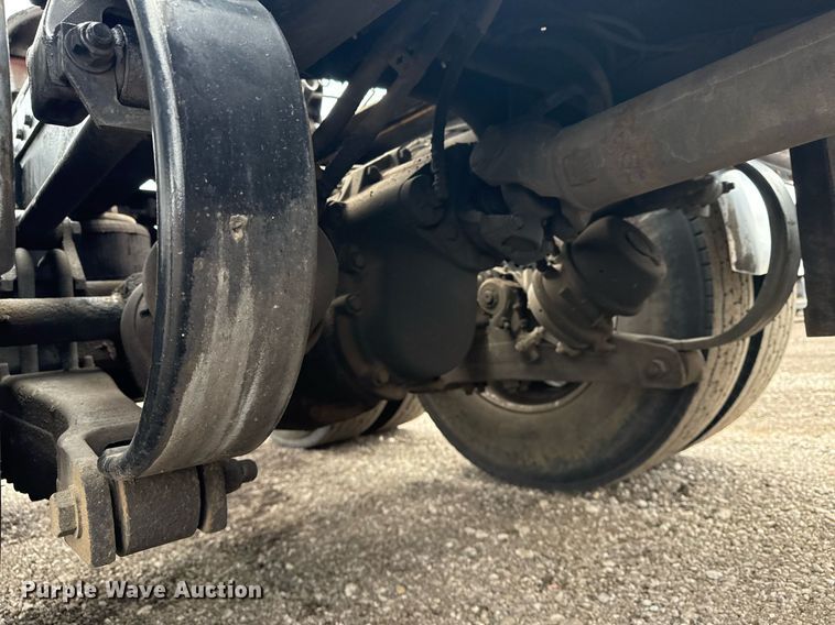 image for item EG2533 2008 Peterbilt 388 semi truck