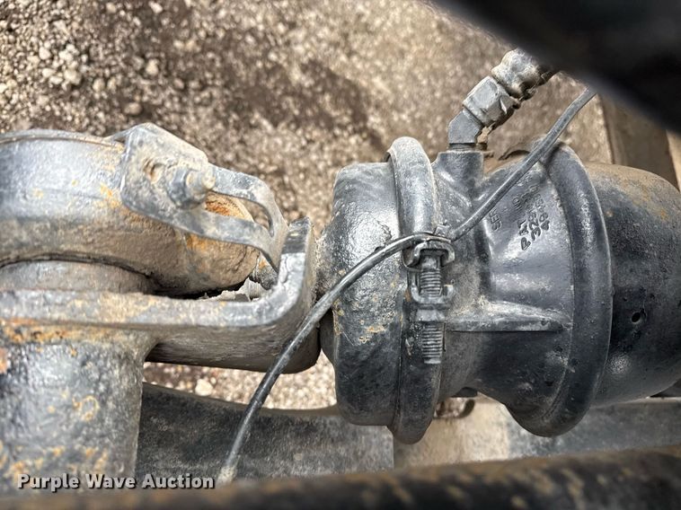 image for item EG2533 2008 Peterbilt 388 semi truck