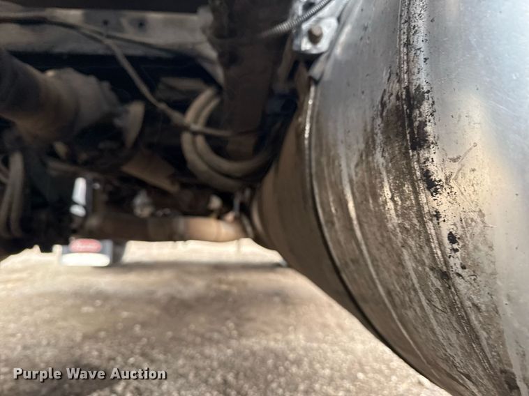 image for item EG2533 2008 Peterbilt 388 semi truck