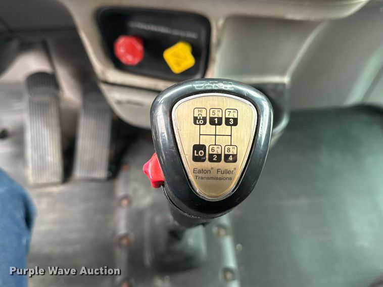 image for item EG2533 2008 Peterbilt 388 semi truck