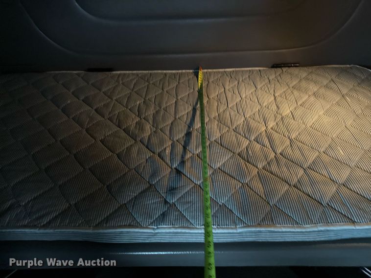 image for item EG2533 2008 Peterbilt 388 semi truck