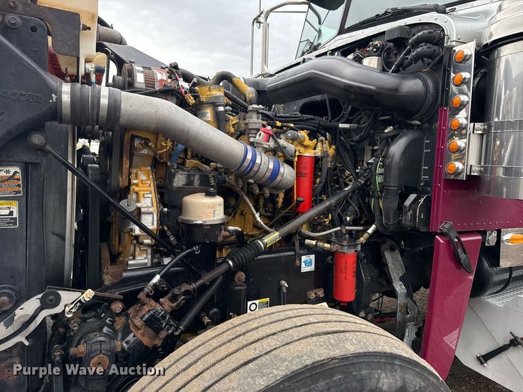 image for item EG2533 2008 Peterbilt 388 semi truck