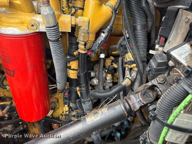 image for item EG2533 2008 Peterbilt 388 semi truck