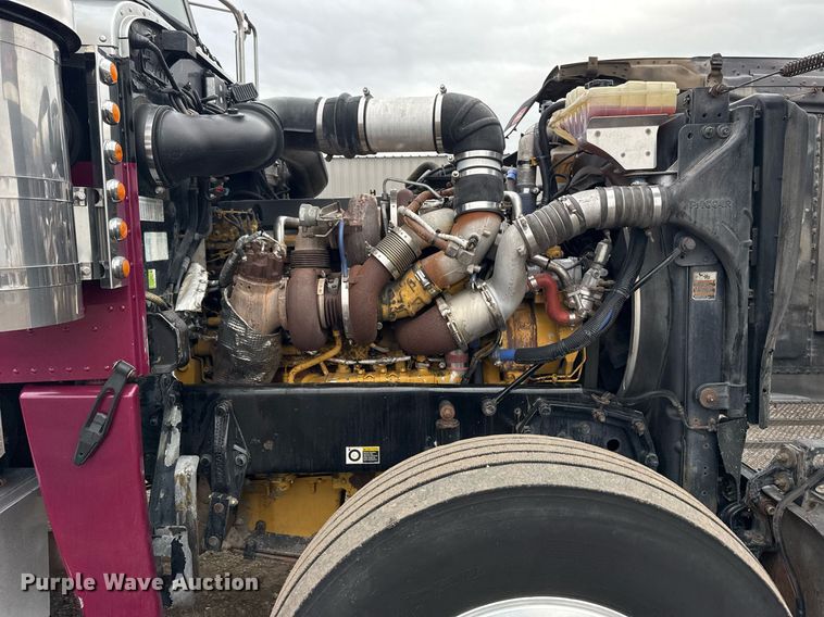 image for item EG2533 2008 Peterbilt 388 semi truck