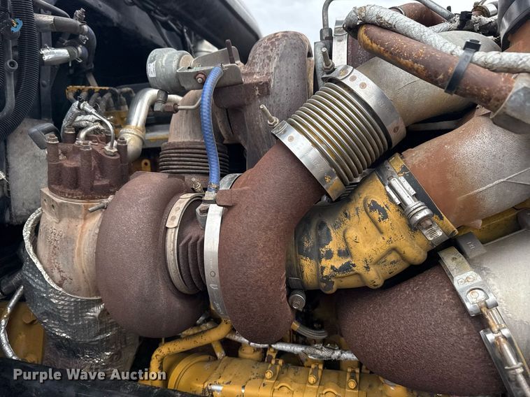 image for item EG2533 2008 Peterbilt 388 semi truck