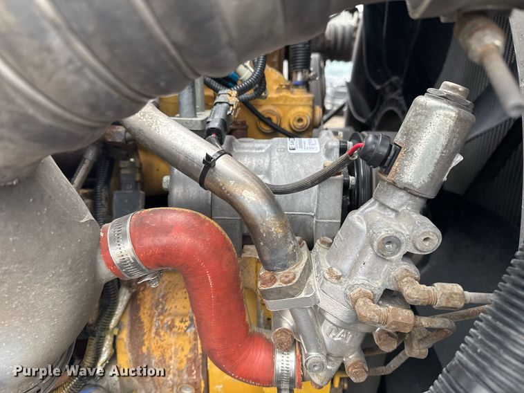 image for item EG2533 2008 Peterbilt 388 semi truck