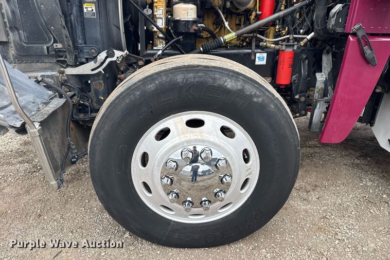 image for item EG2533 2008 Peterbilt 388 semi truck