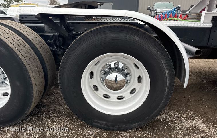 image for item EG2533 2008 Peterbilt 388 semi truck