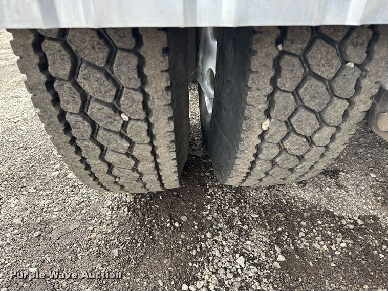 image for item EG2533 2008 Peterbilt 388 semi truck