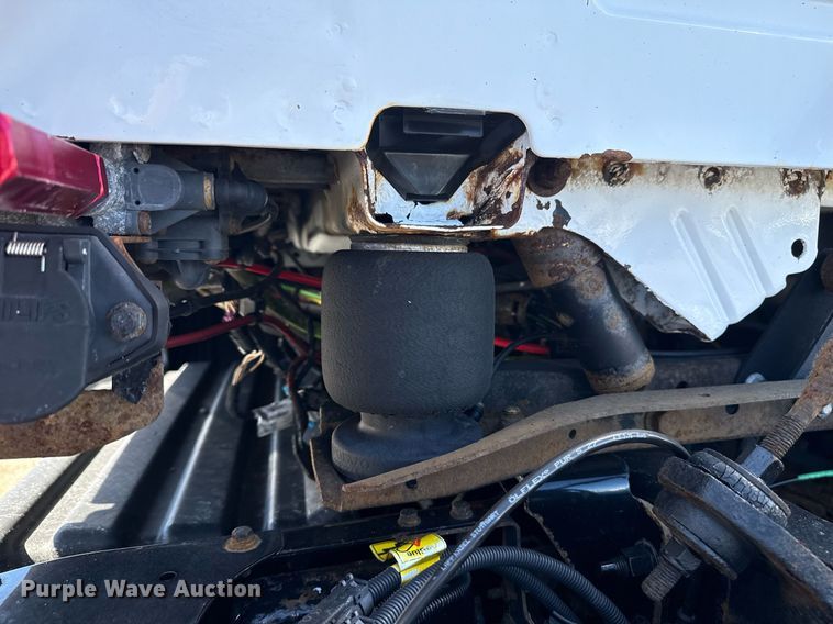 image for item EG2576 2013 Volvo Truck VNL semi truck