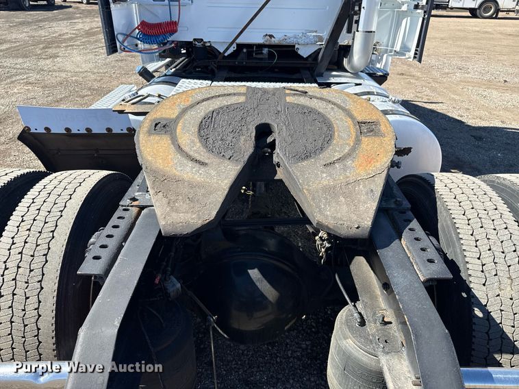 image for item EG2576 2013 Volvo Truck VNL semi truck