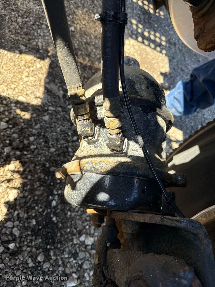 image for item EG2576 2013 Volvo Truck VNL semi truck