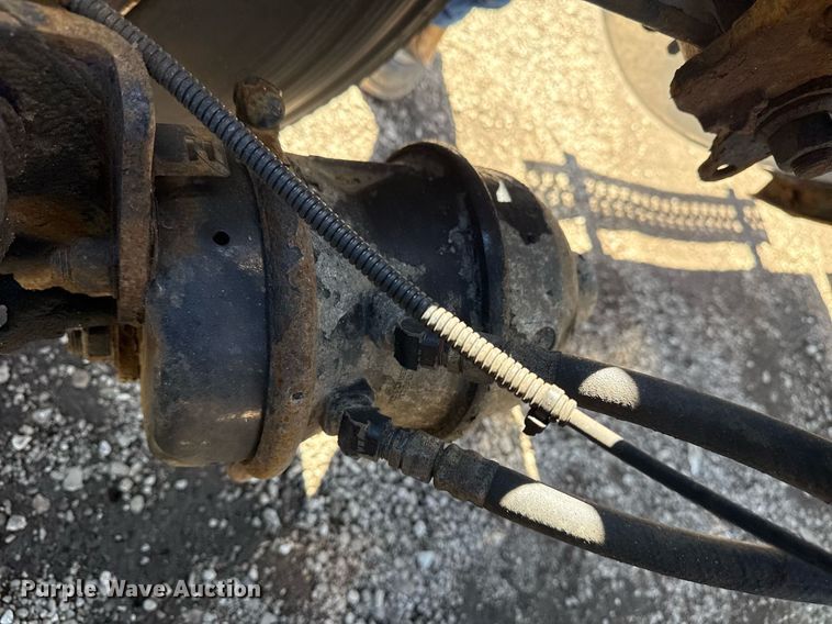 image for item EG2576 2013 Volvo Truck VNL semi truck