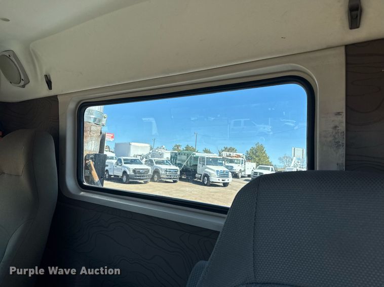 image for item EG2576 2013 Volvo Truck VNL semi truck