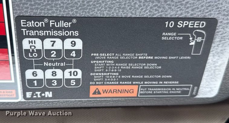 image for item EG2576 2013 Volvo Truck VNL semi truck