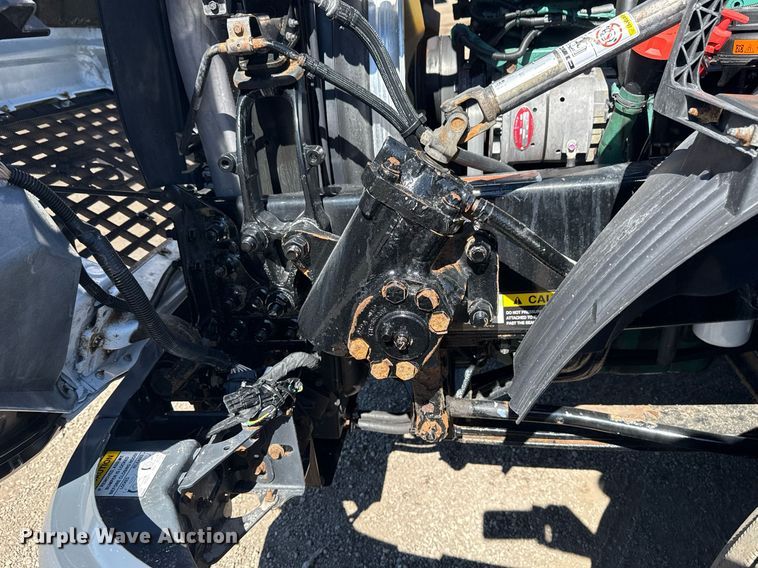 image for item EG2576 2013 Volvo Truck VNL semi truck