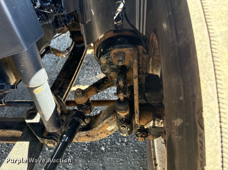 image for item EG2576 2013 Volvo Truck VNL semi truck