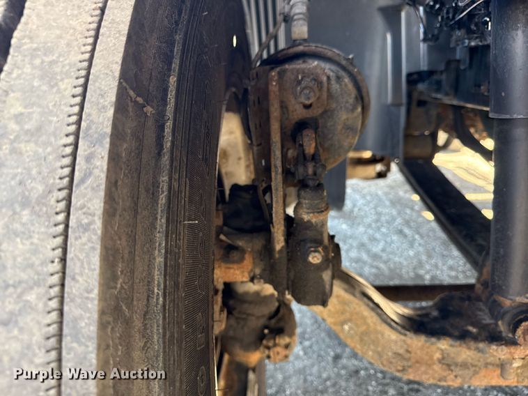 image for item EG2576 2013 Volvo Truck VNL semi truck