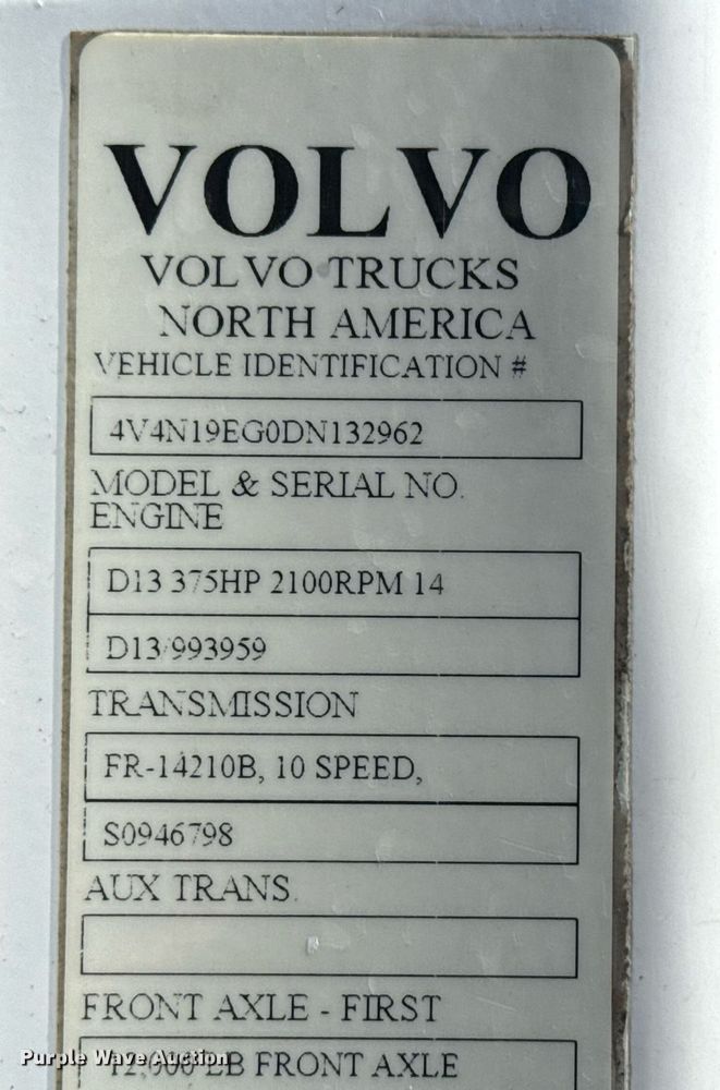 image for item EG2576 2013 Volvo Truck VNL semi truck