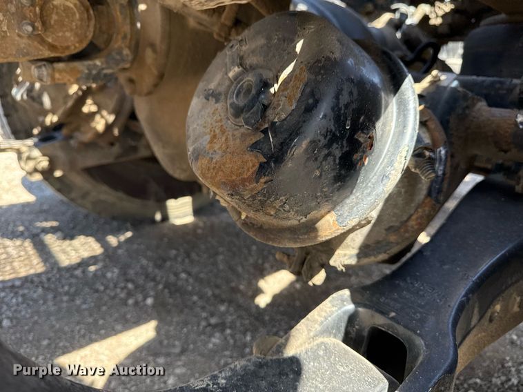 image for item EG5689 2010 Peterbilt 389 semi truck