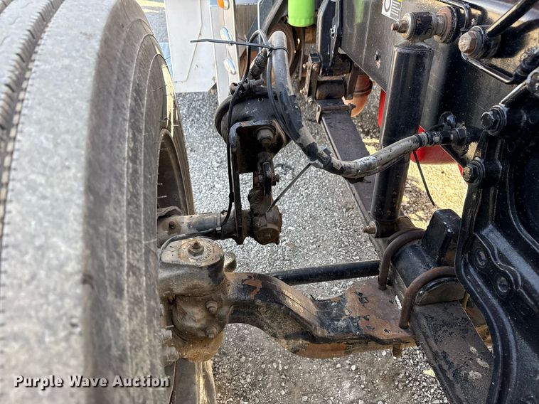 image for item EG5689 2010 Peterbilt 389 semi truck