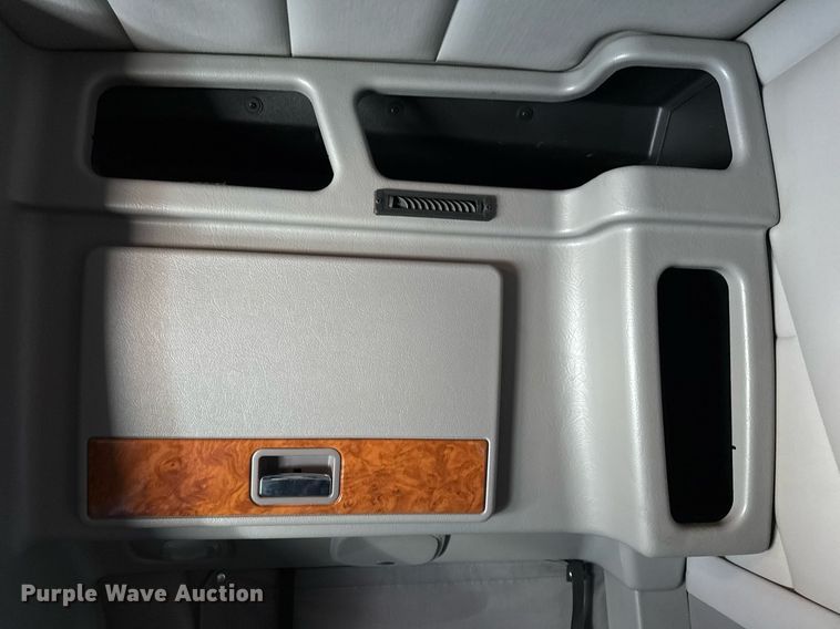 image for item EG5689 2010 Peterbilt 389 semi truck