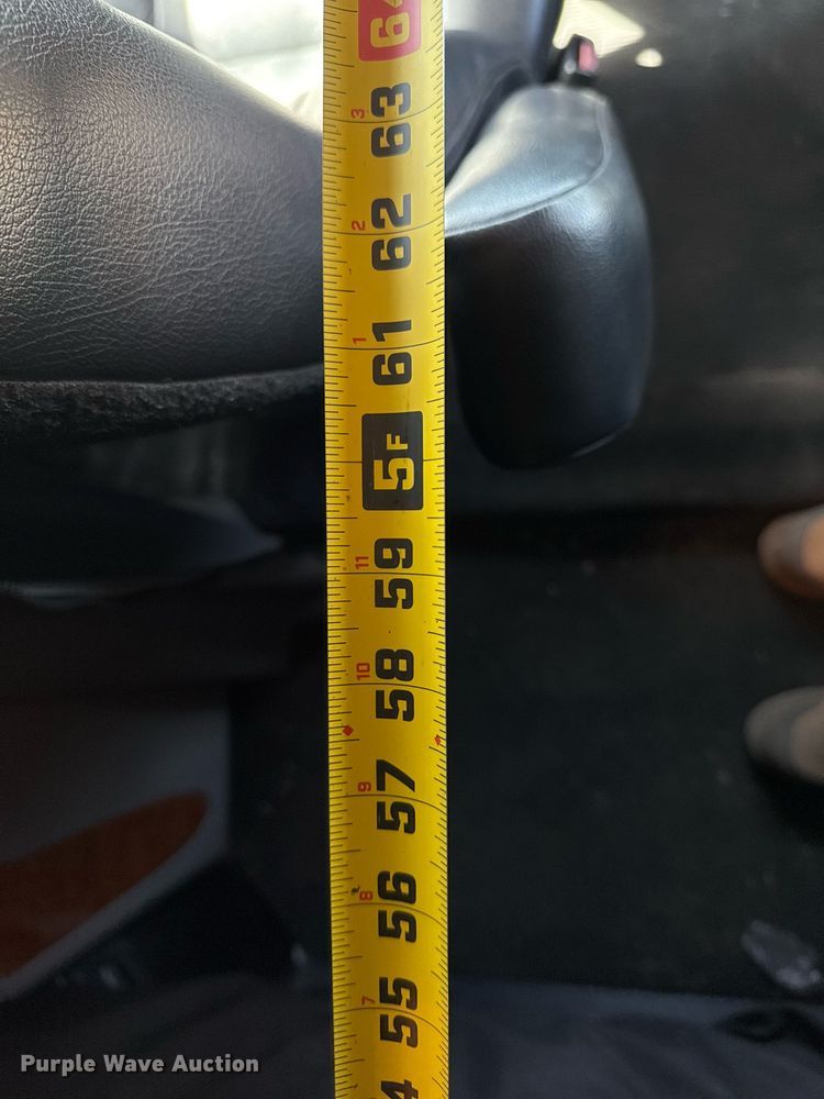 image for item EG5689 2010 Peterbilt 389 semi truck